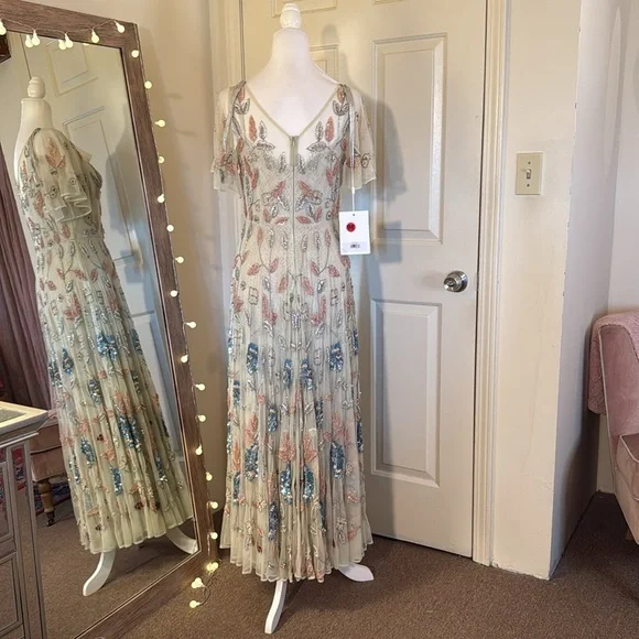 MAC DUGGALFloral Sheer Scoop Neck Flutter Sleeve Embellished Midi Dress SAMPLE